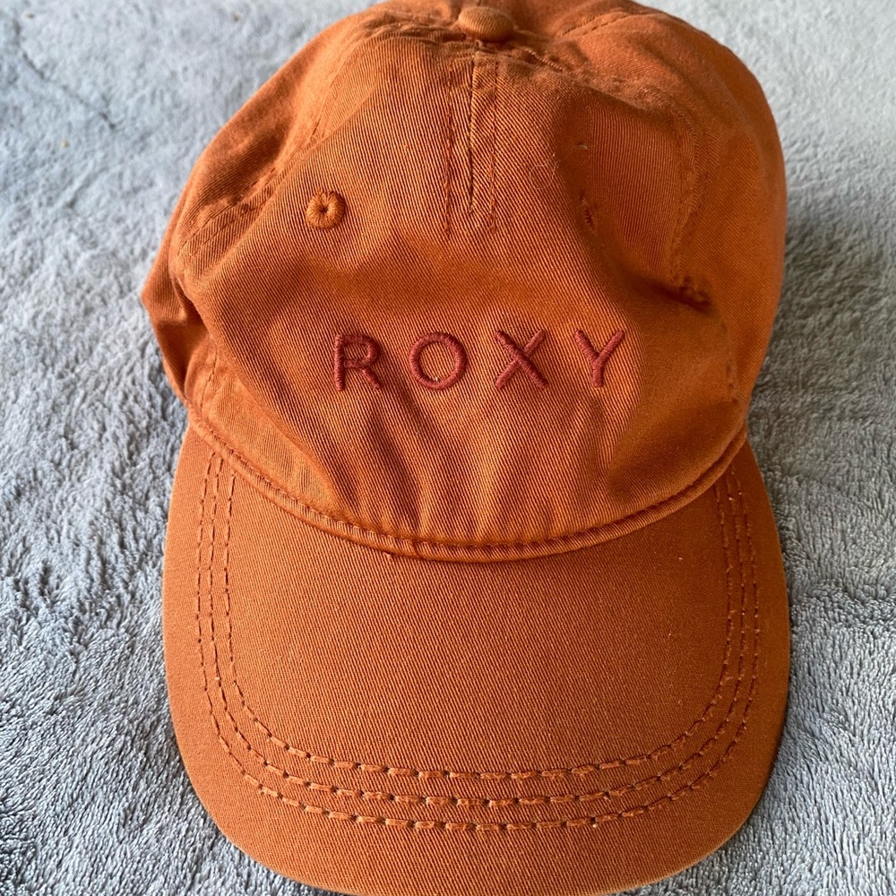 Roxy rust hat